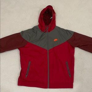 Nike Men’s Wind Runner Size XL